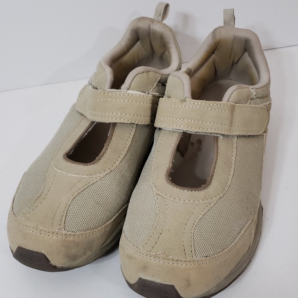 Danskin Shoes Danskin Hook And Loop Tan Walking Shoes Sz 85 M